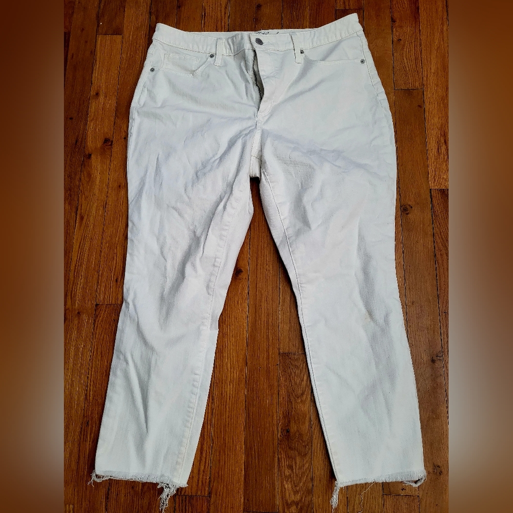Universal Thread jeans - Picture 2 of 4